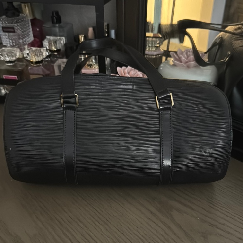 Authentic Louis Vuitton Papillon 30 Black Duffel Bag with Elegant Design